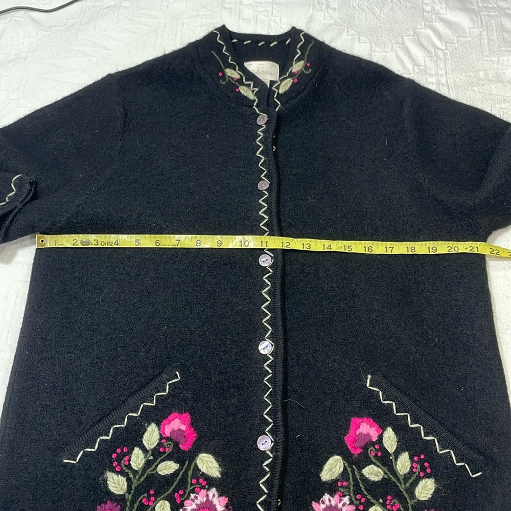 Stunning Wool Embroidered Floral Sweater Jacket Coat Cardigan Overlay SizeMedium - Picture 13 of 16
